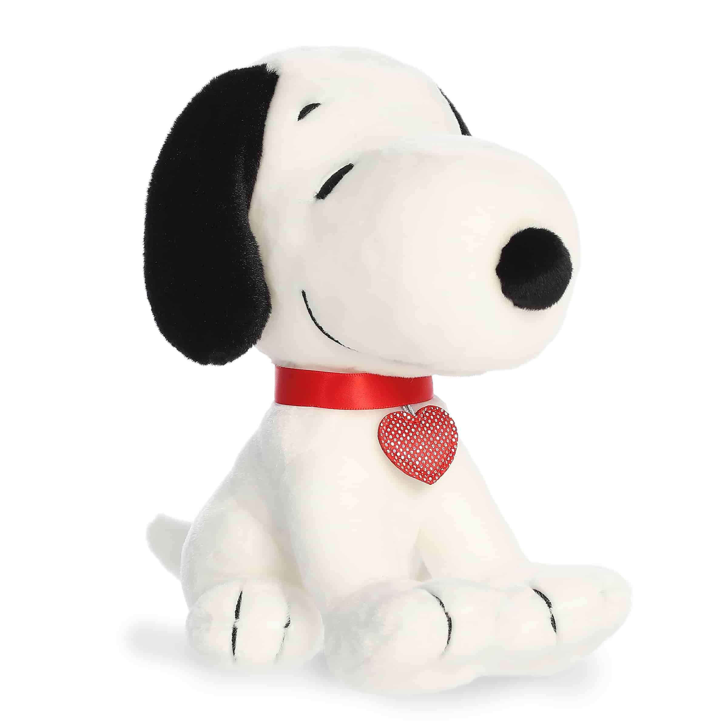 Amazon.com: Aurora Adorable Peanuts Snoopy Heart Tag Stuffed